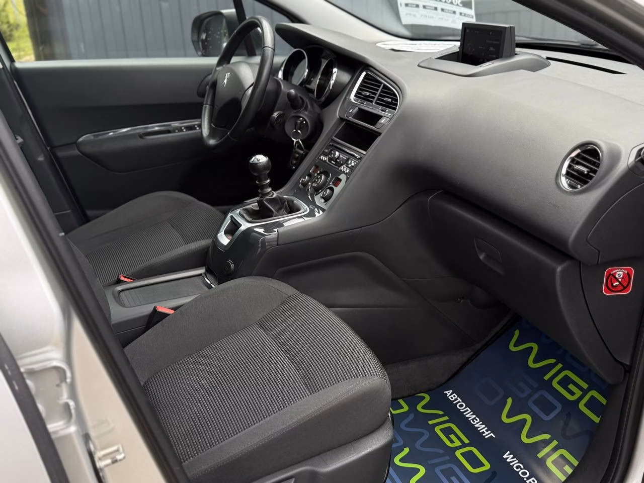 Peugeot 5008 фото 10