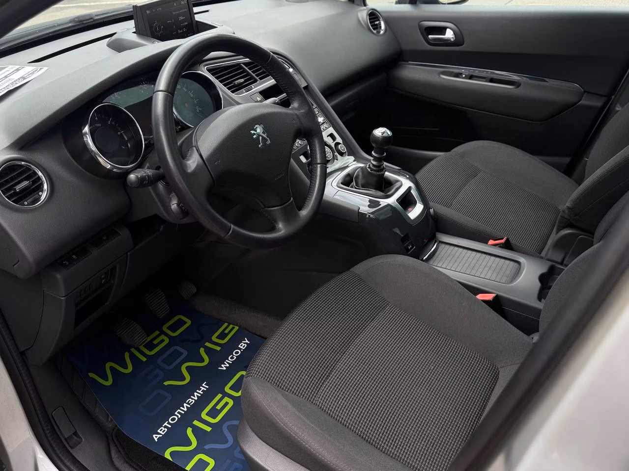 Peugeot 5008 фото 9