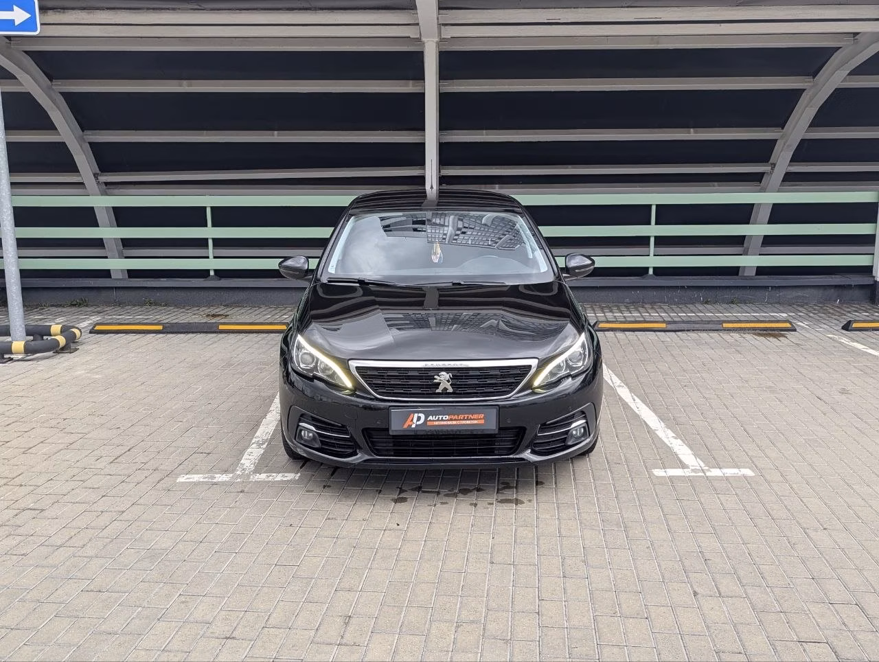 Peugeot 308 фото 2