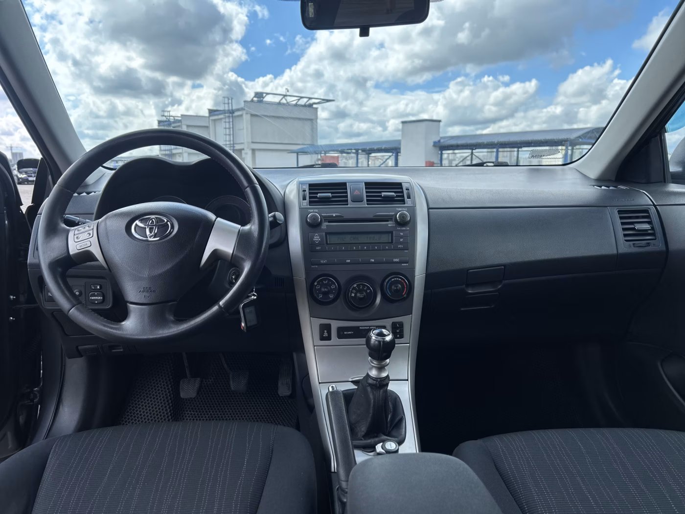 Toyota Corolla фото 12