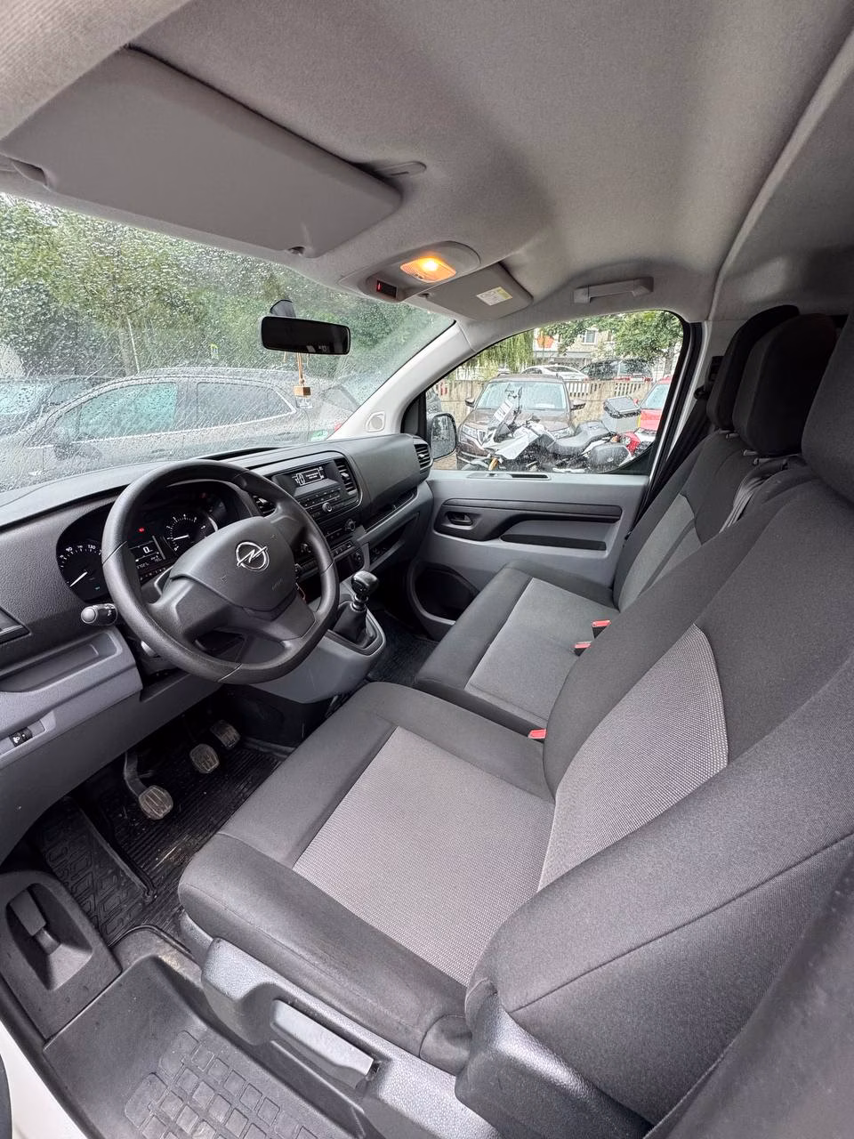 Opel Vivaro фото 8