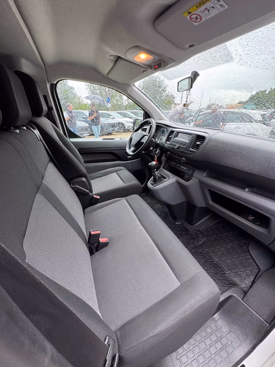 Opel Vivaro фото 10