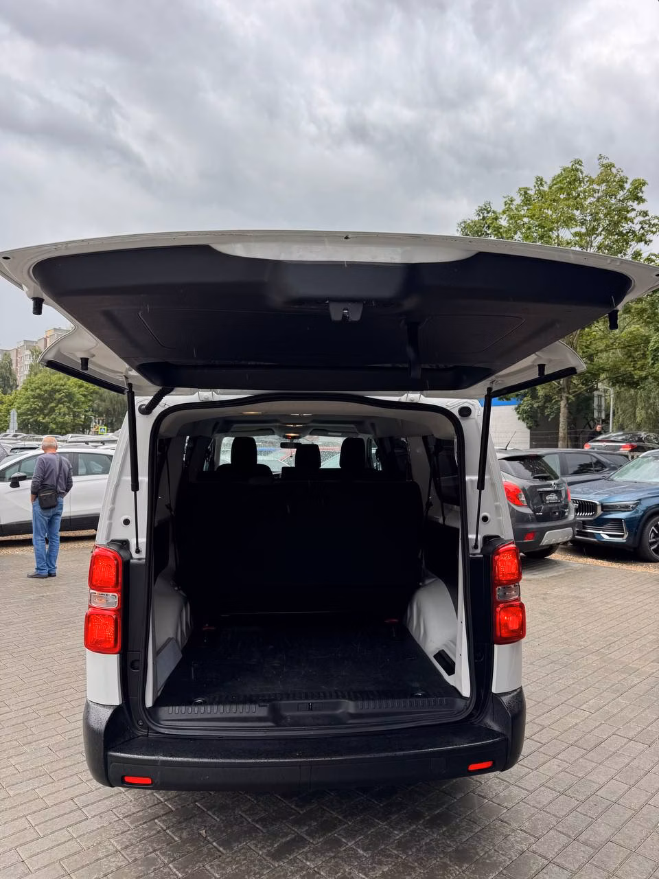 Opel Vivaro фото 13