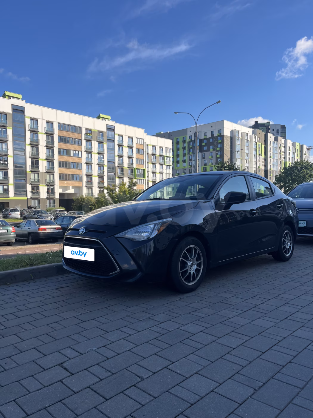Toyota Yaris фото 2