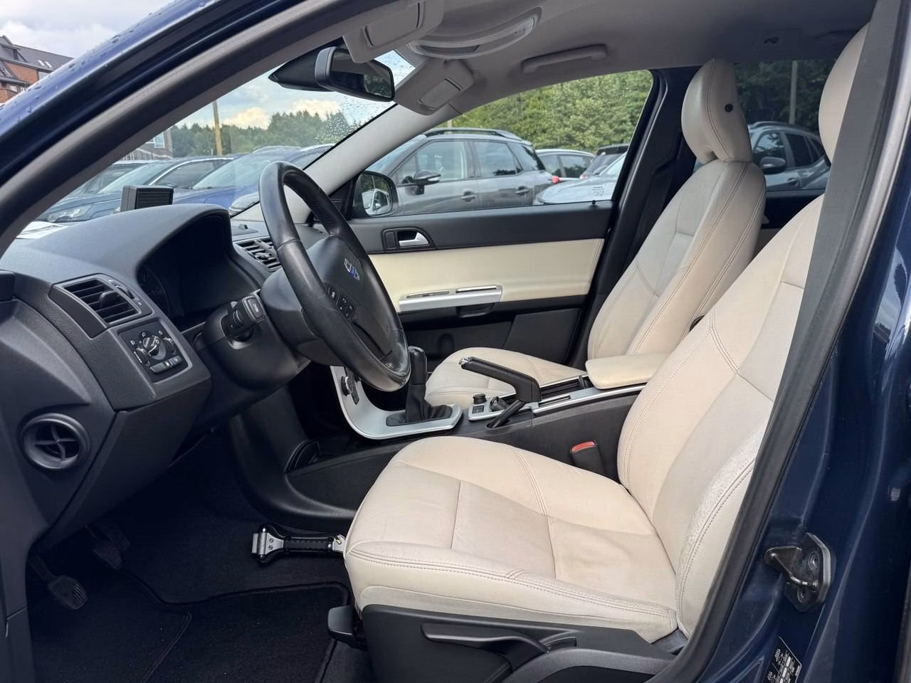 Volvo V50 фото 8