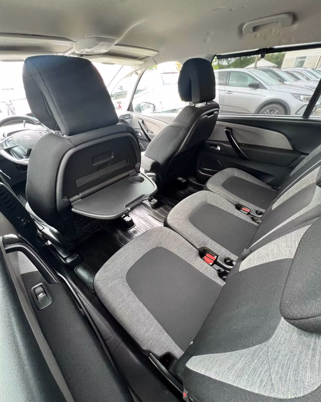 Citroen C4 Grand Spacetourer фото 11
