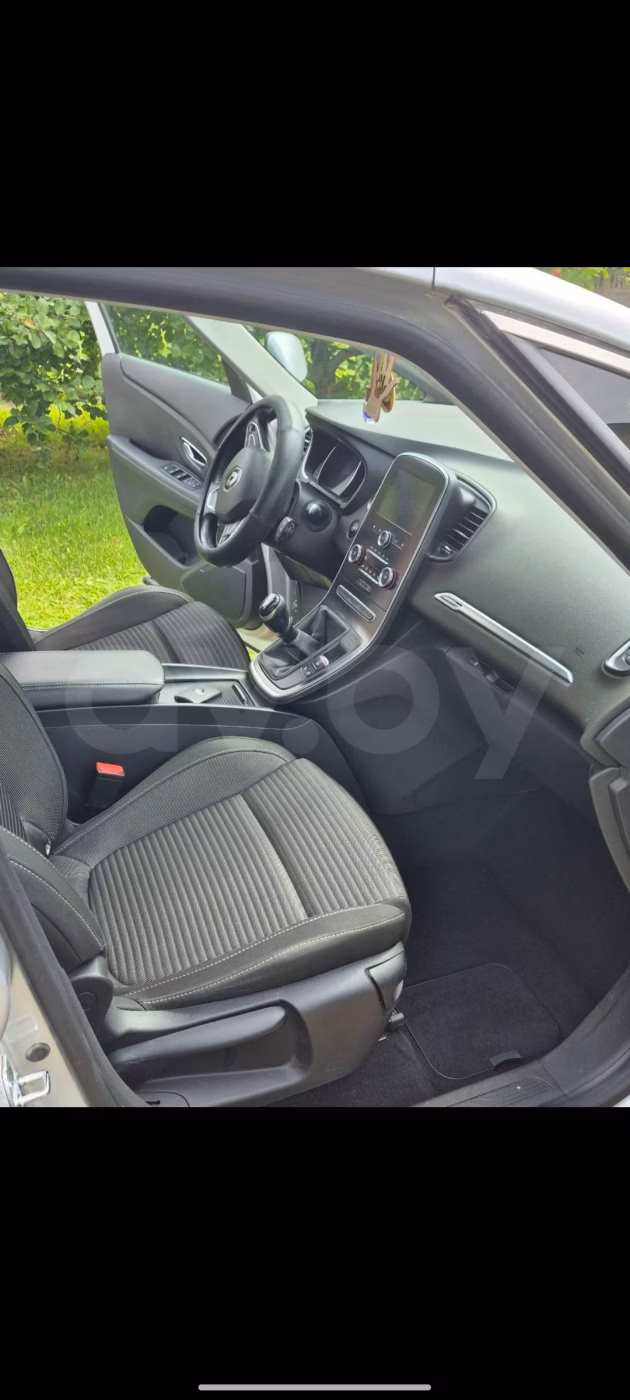 Renault Grand Scenic фото 8