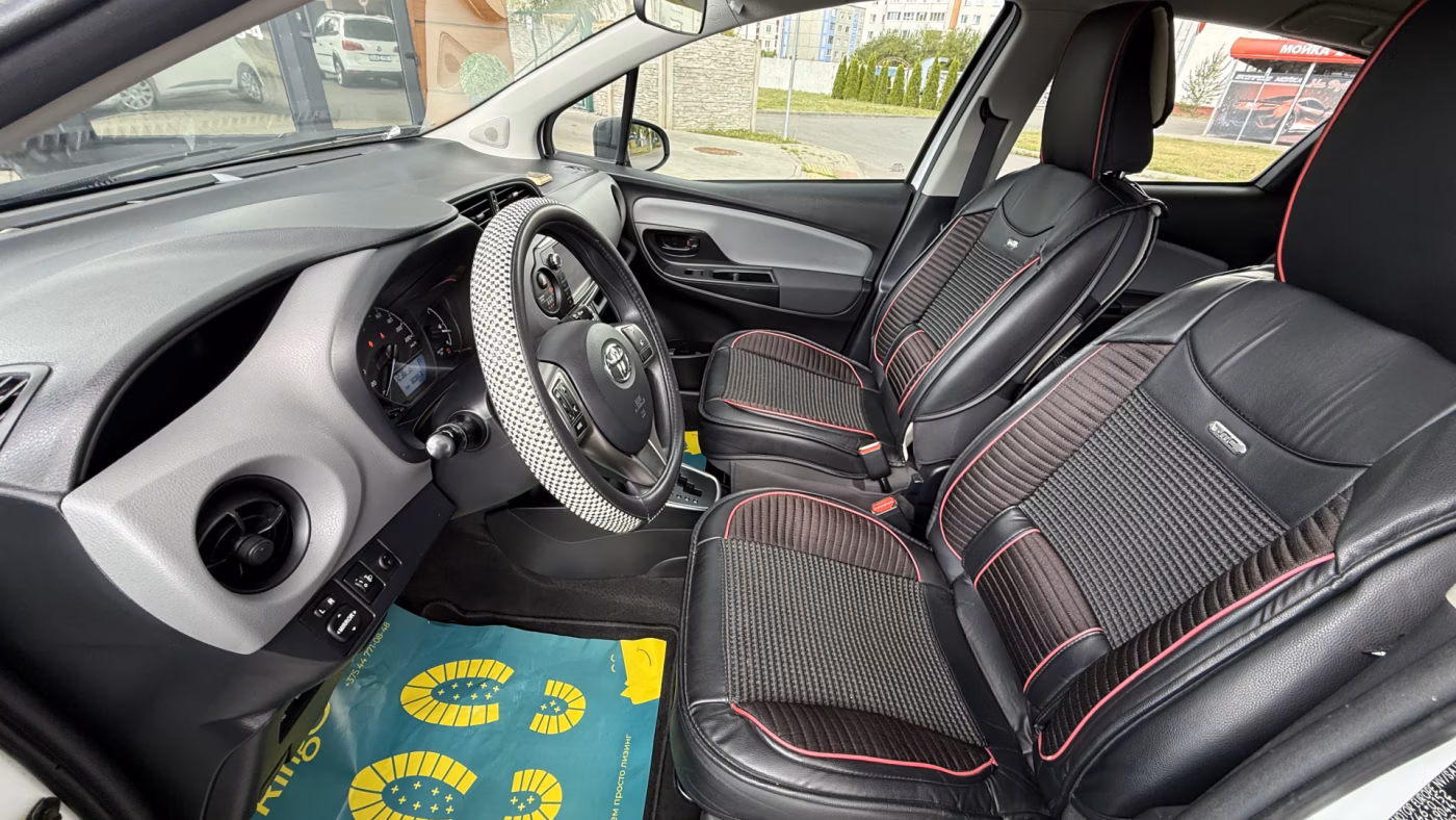 Toyota Yaris фото 20