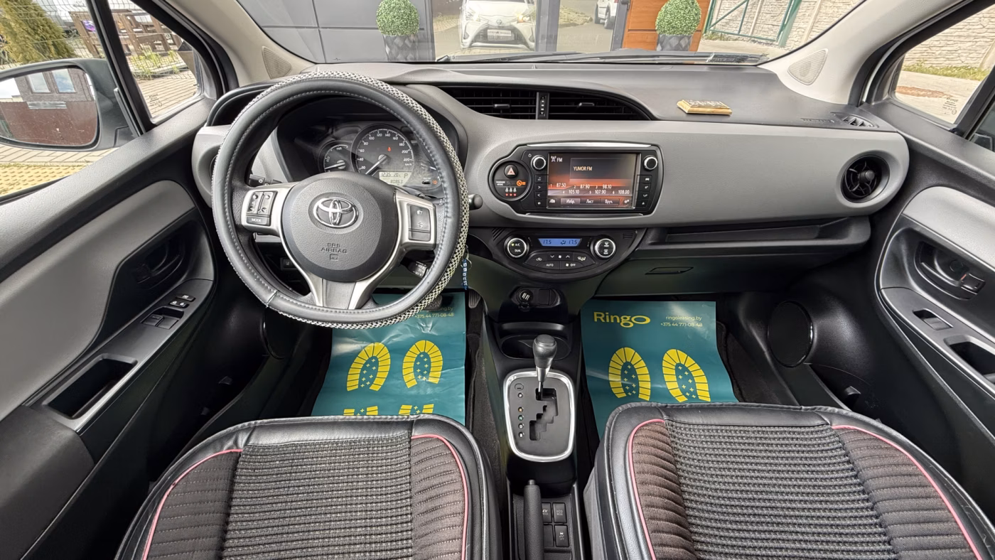 Toyota Yaris фото 19