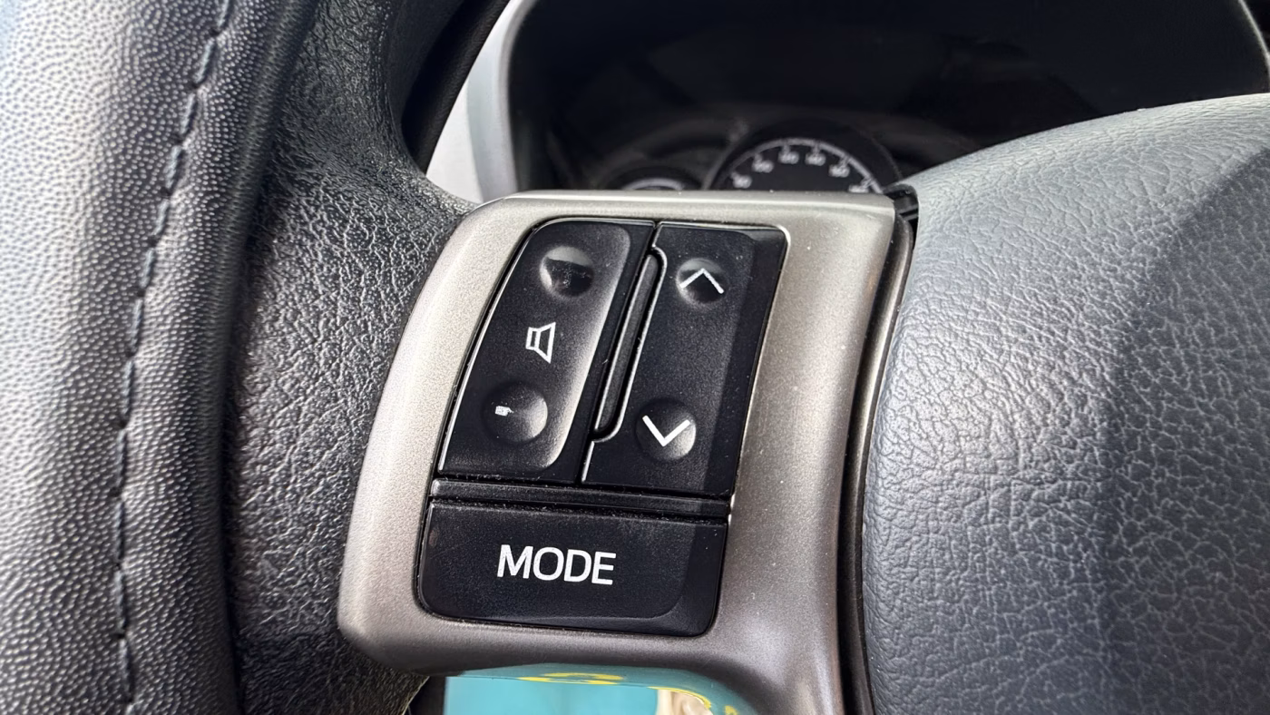 Toyota Yaris фото 14
