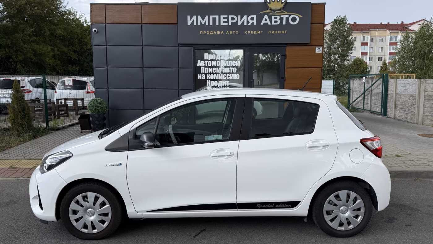 Toyota Yaris фото 5