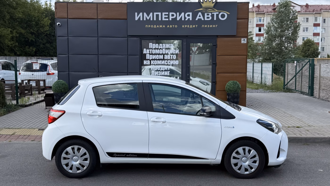 Toyota Yaris фото 4