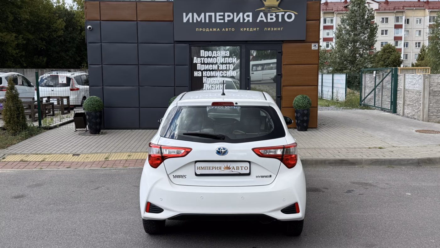 Toyota Yaris фото 7