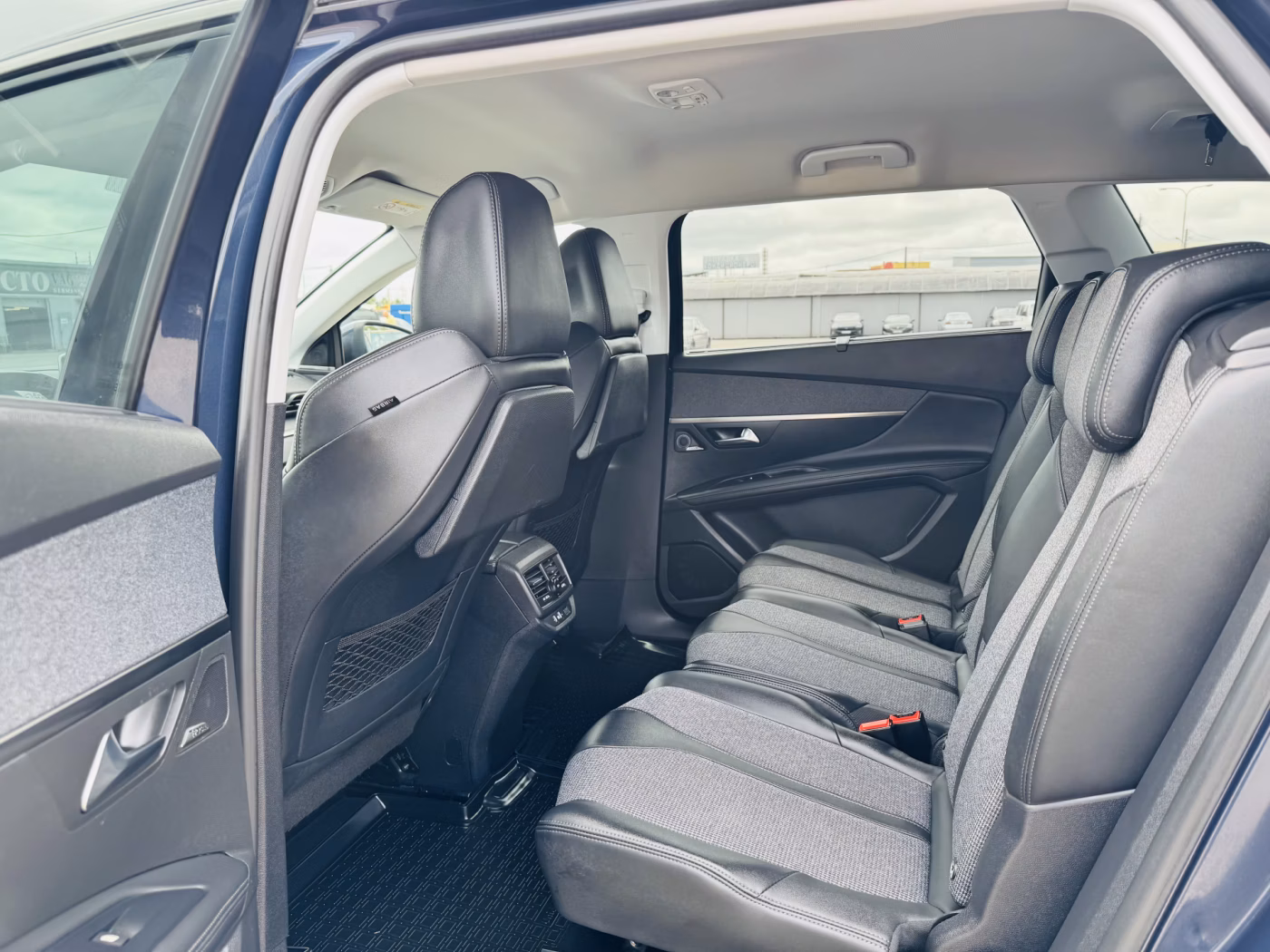 Peugeot 5008 фото 6