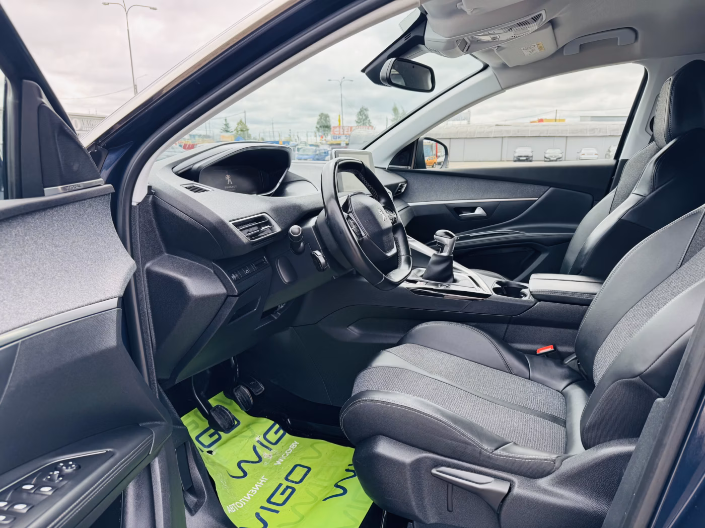 Peugeot 5008 фото 5