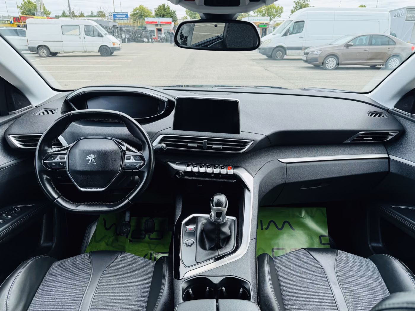 Peugeot 5008 фото 11