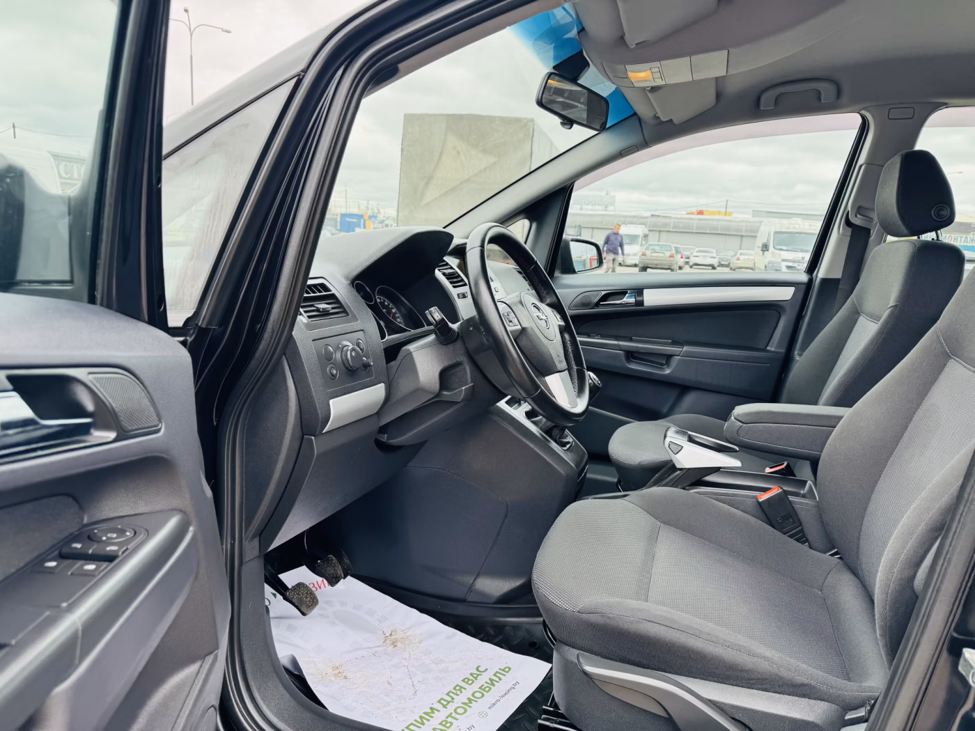 Opel Zafira фото 5