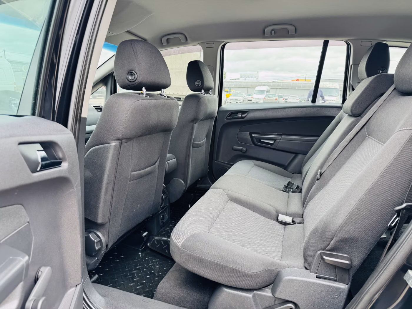Opel Zafira фото 6