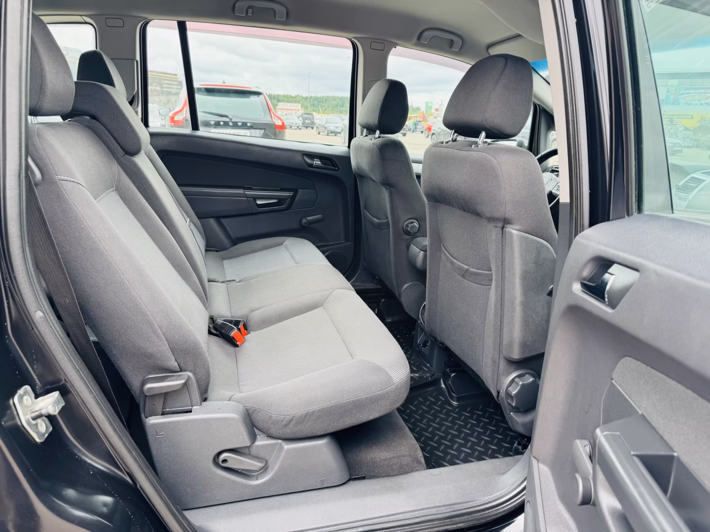 Opel Zafira фото 7