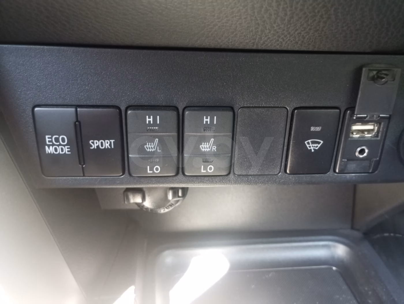 Toyota RAV4 фото 12