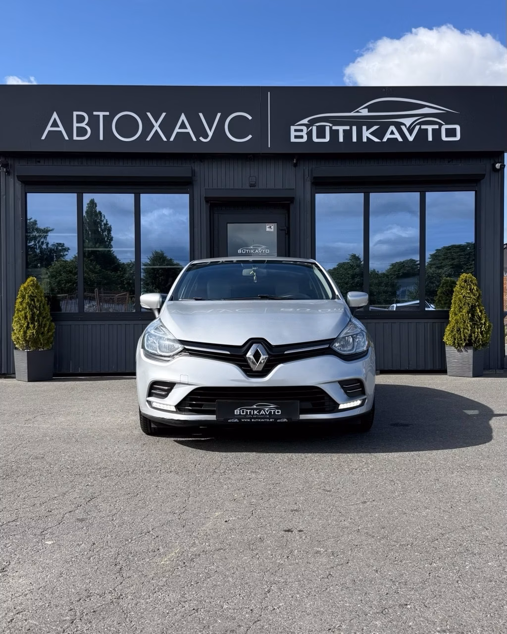 Renault Clio фото 2