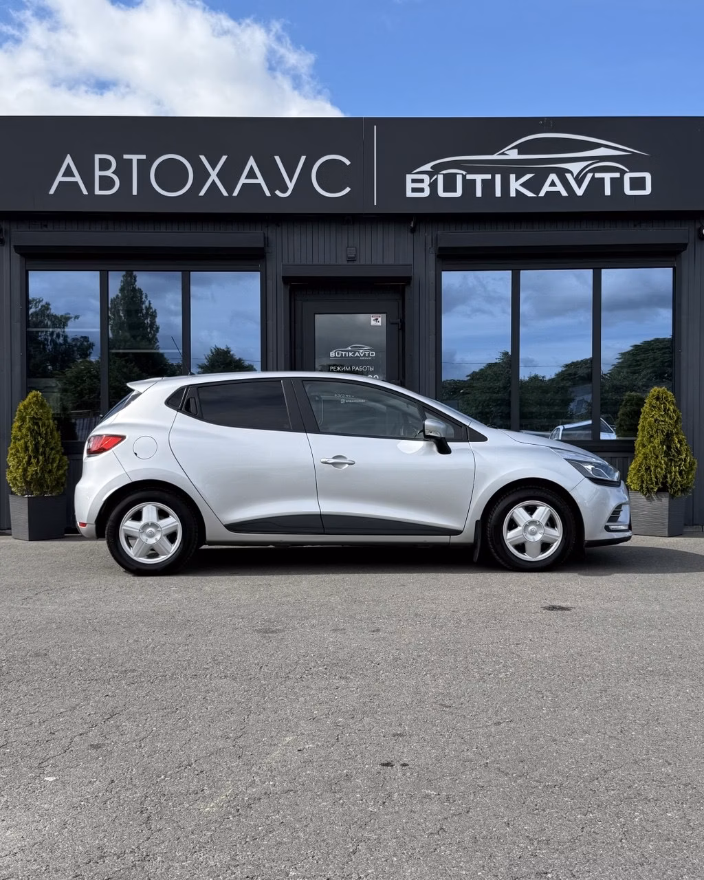 Renault Clio фото 8