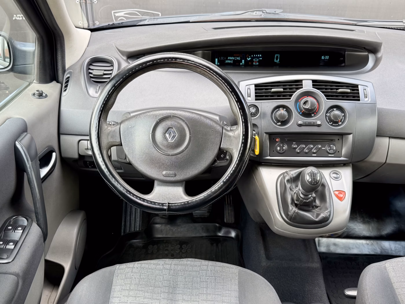 Renault Grand Scenic фото 17