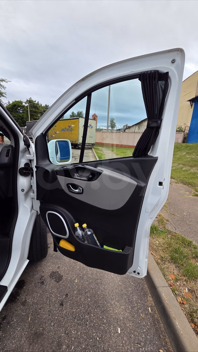 Renault Trafic фото 8