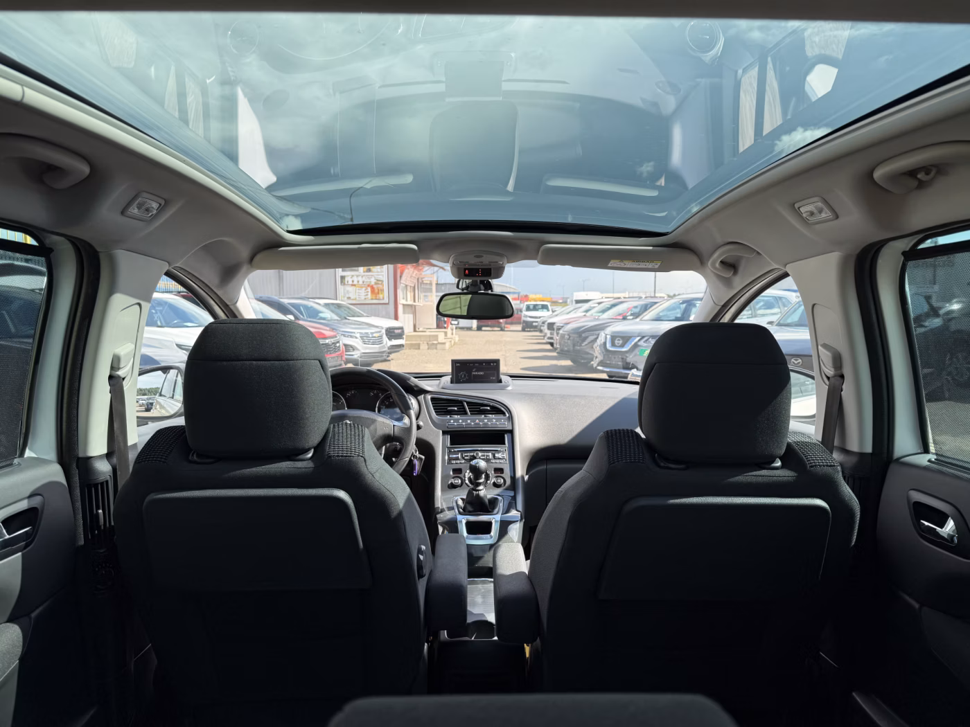 Peugeot 5008 фото 14