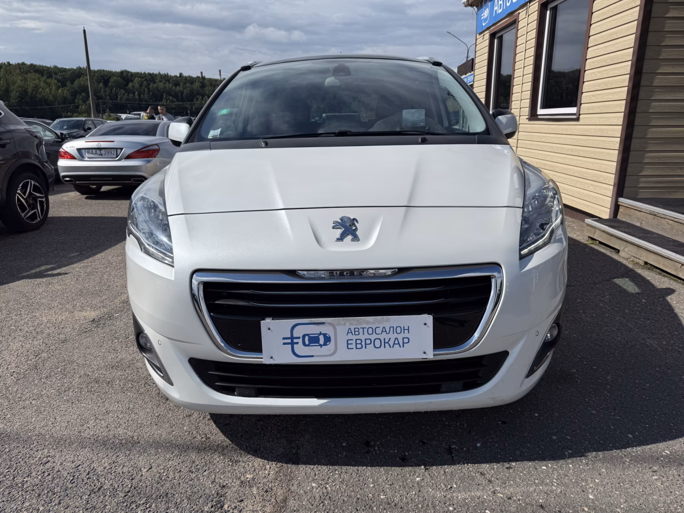 Peugeot 5008 фото 3