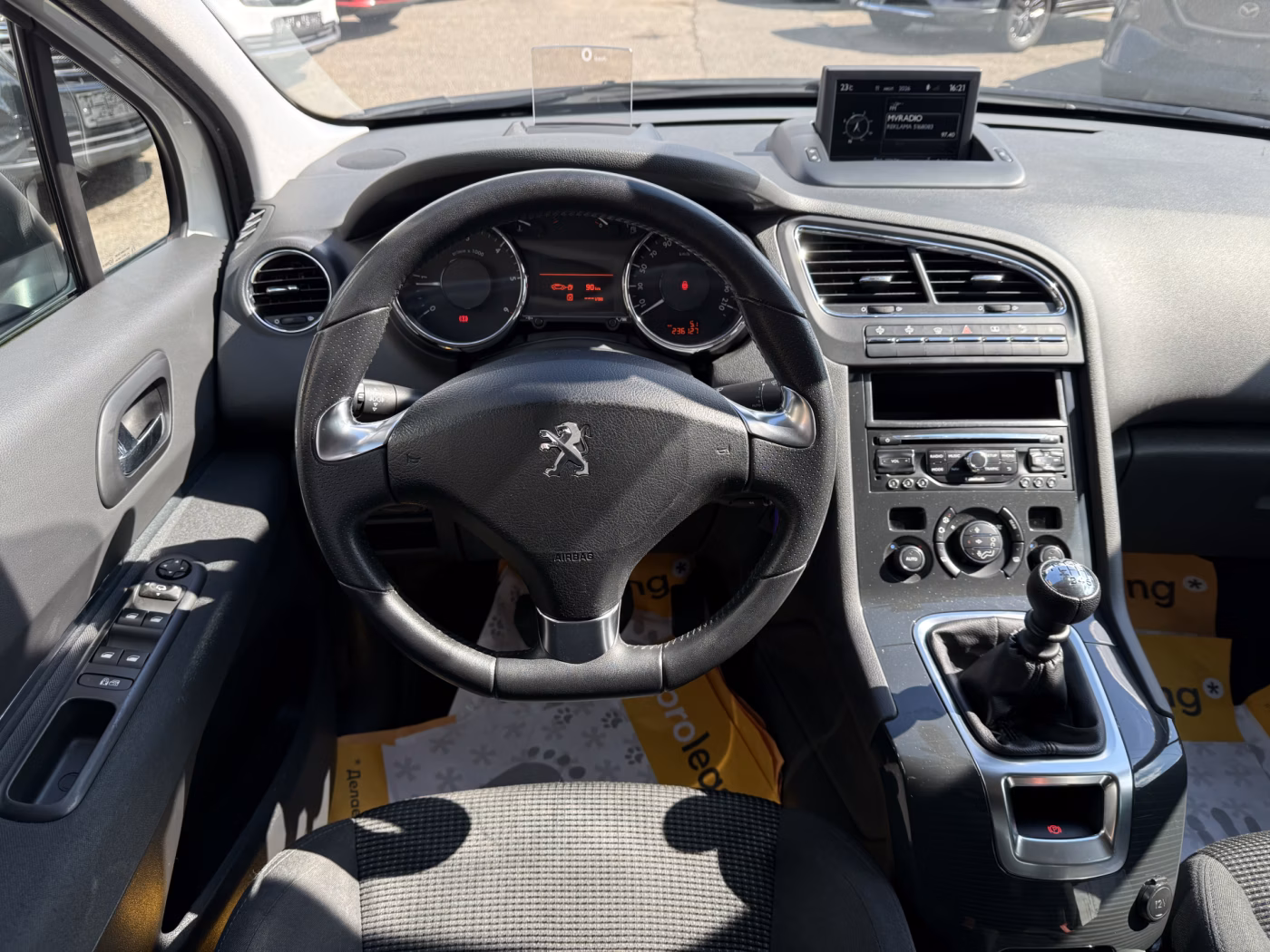 Peugeot 5008 фото 11