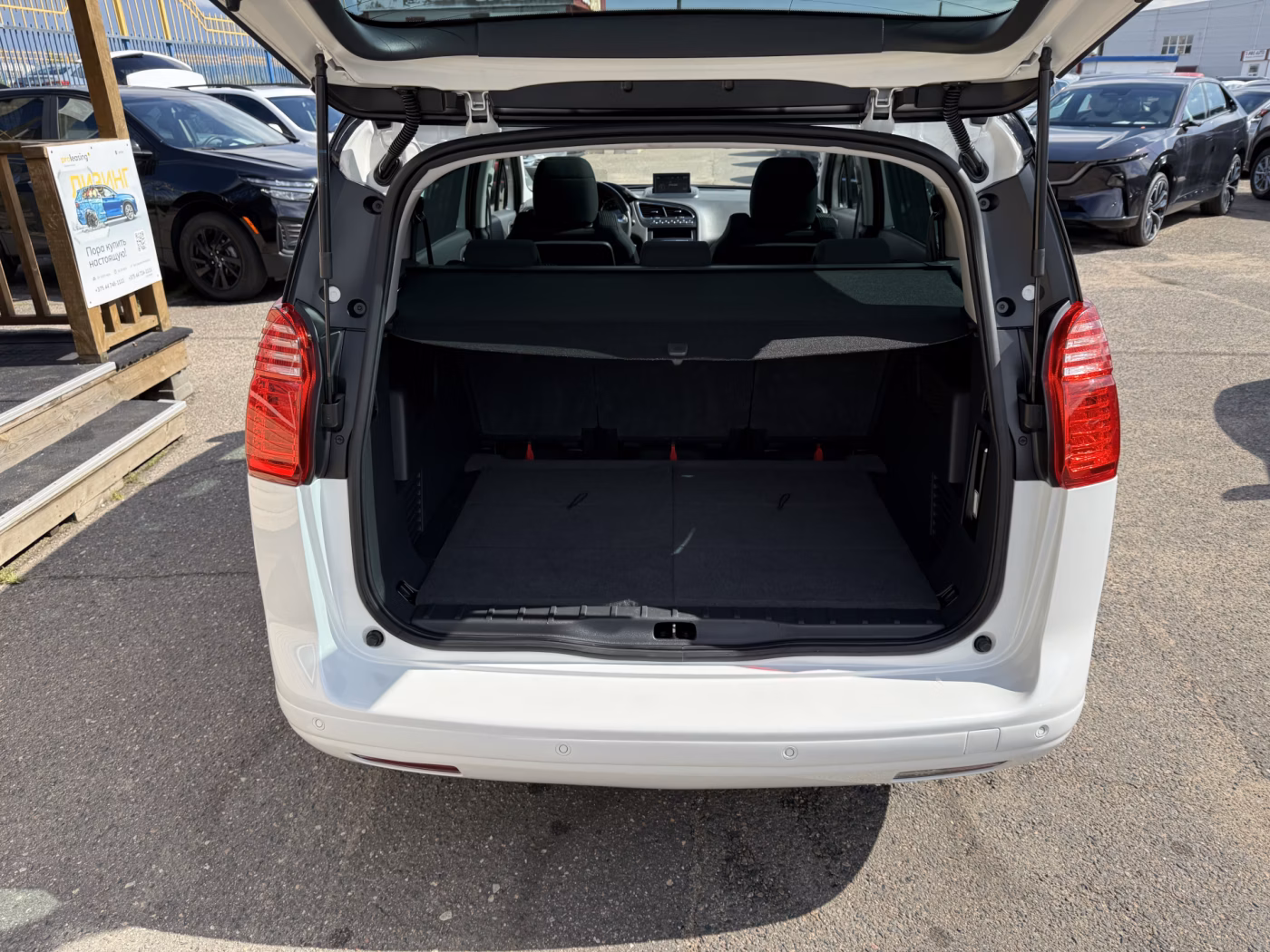 Peugeot 5008 фото 13