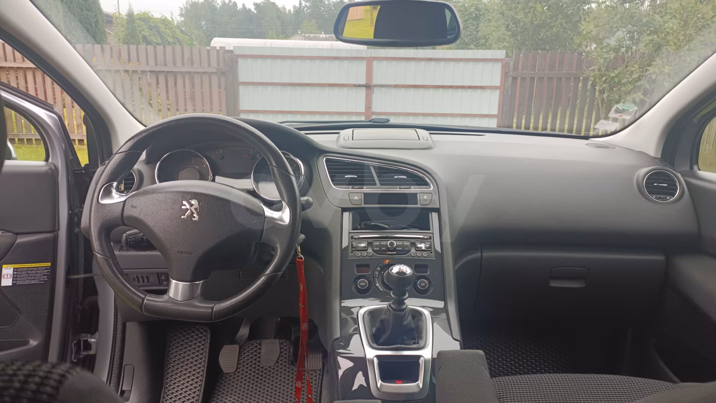 Peugeot 5008 фото 8