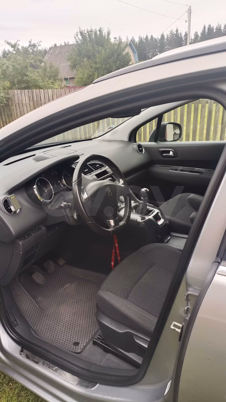 Peugeot 5008 фото 9