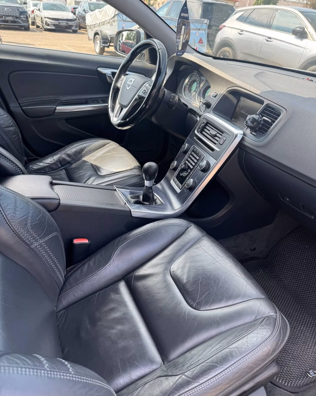 Volvo V60 фото 13