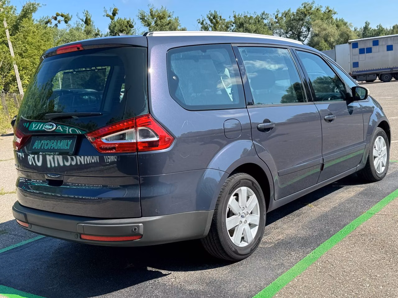 Ford Galaxy фото 8