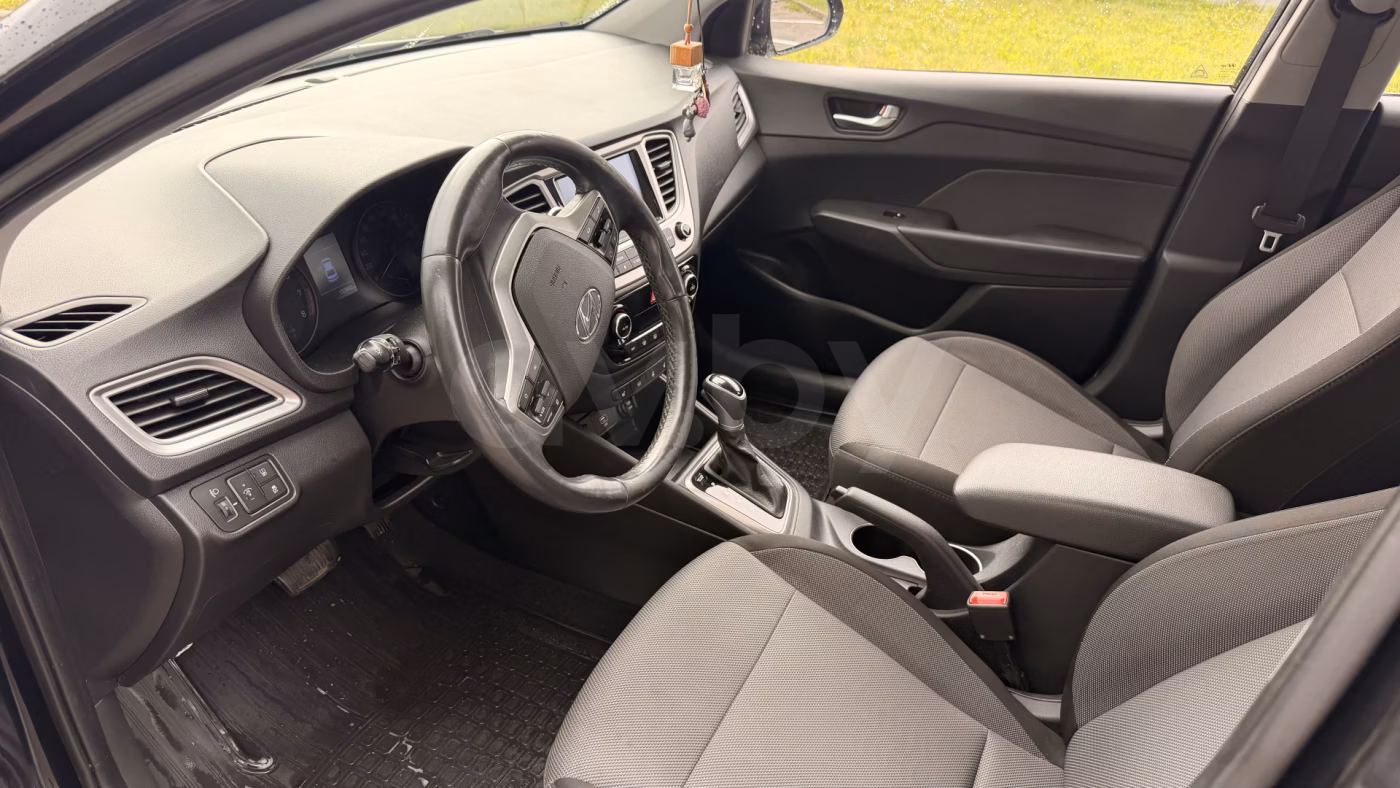 Hyundai Accent фото 5