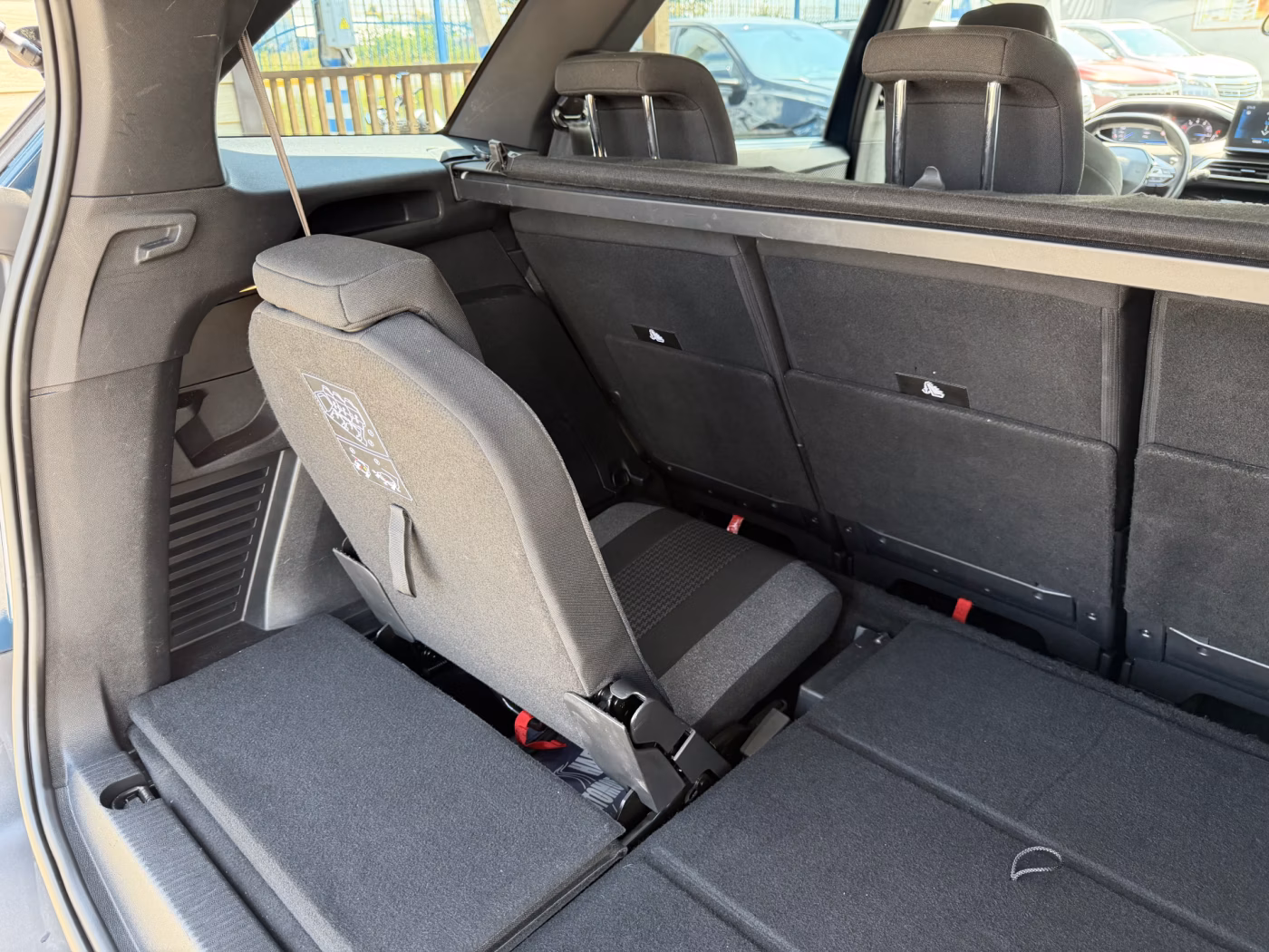 Peugeot 5008 фото 14