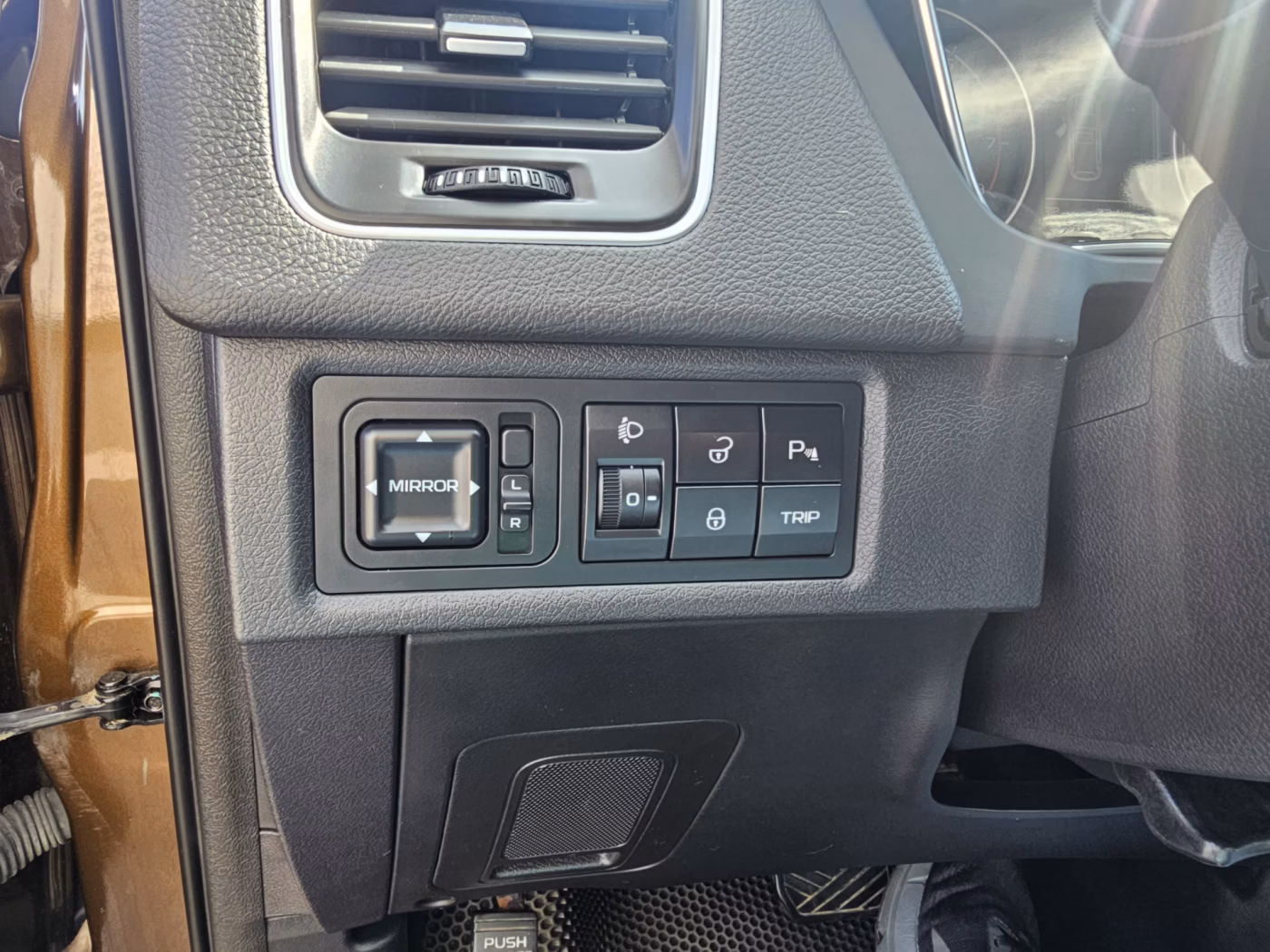 Geely Emgrand X7 фото 22
