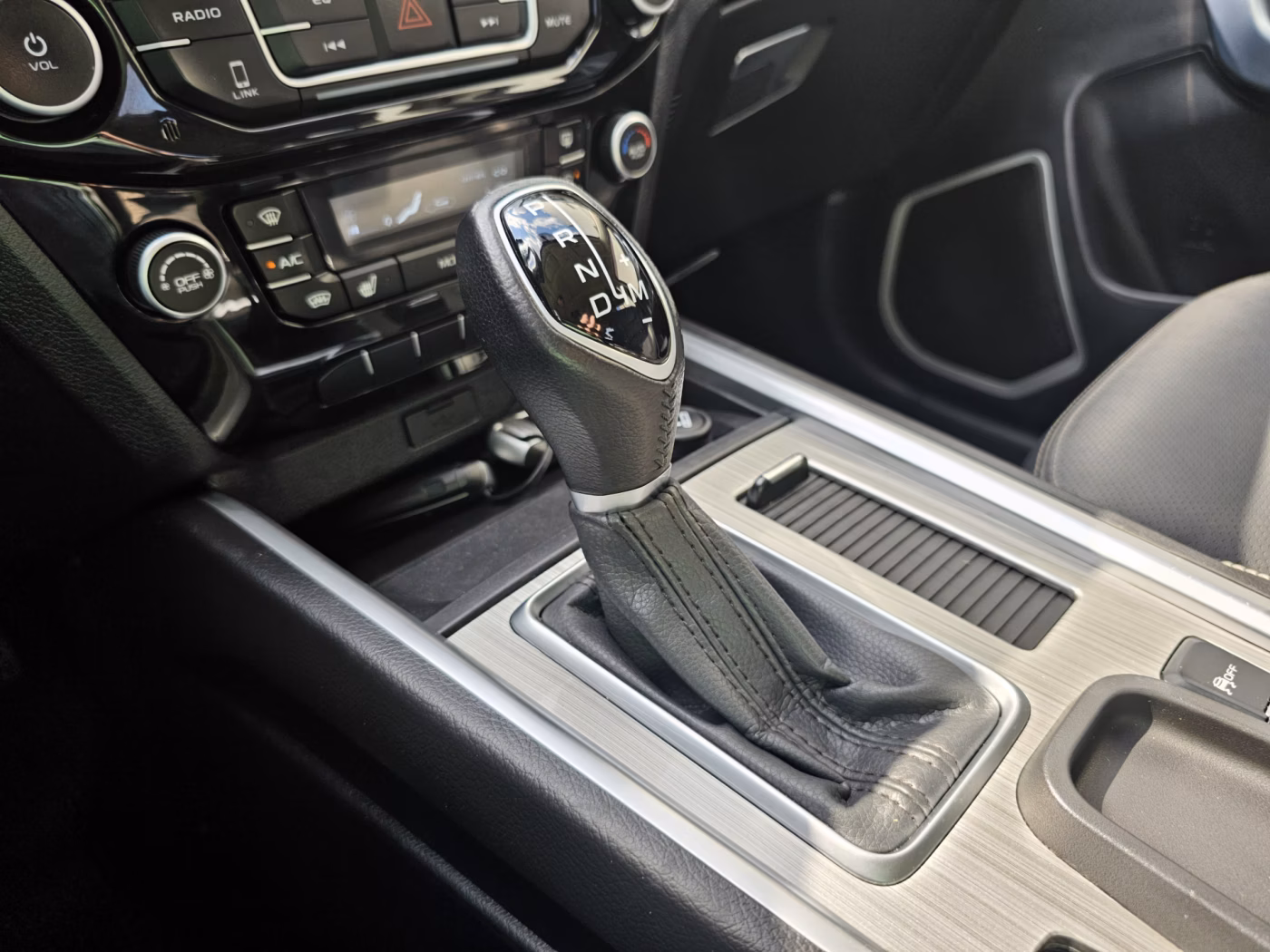 Geely Emgrand X7 фото 27