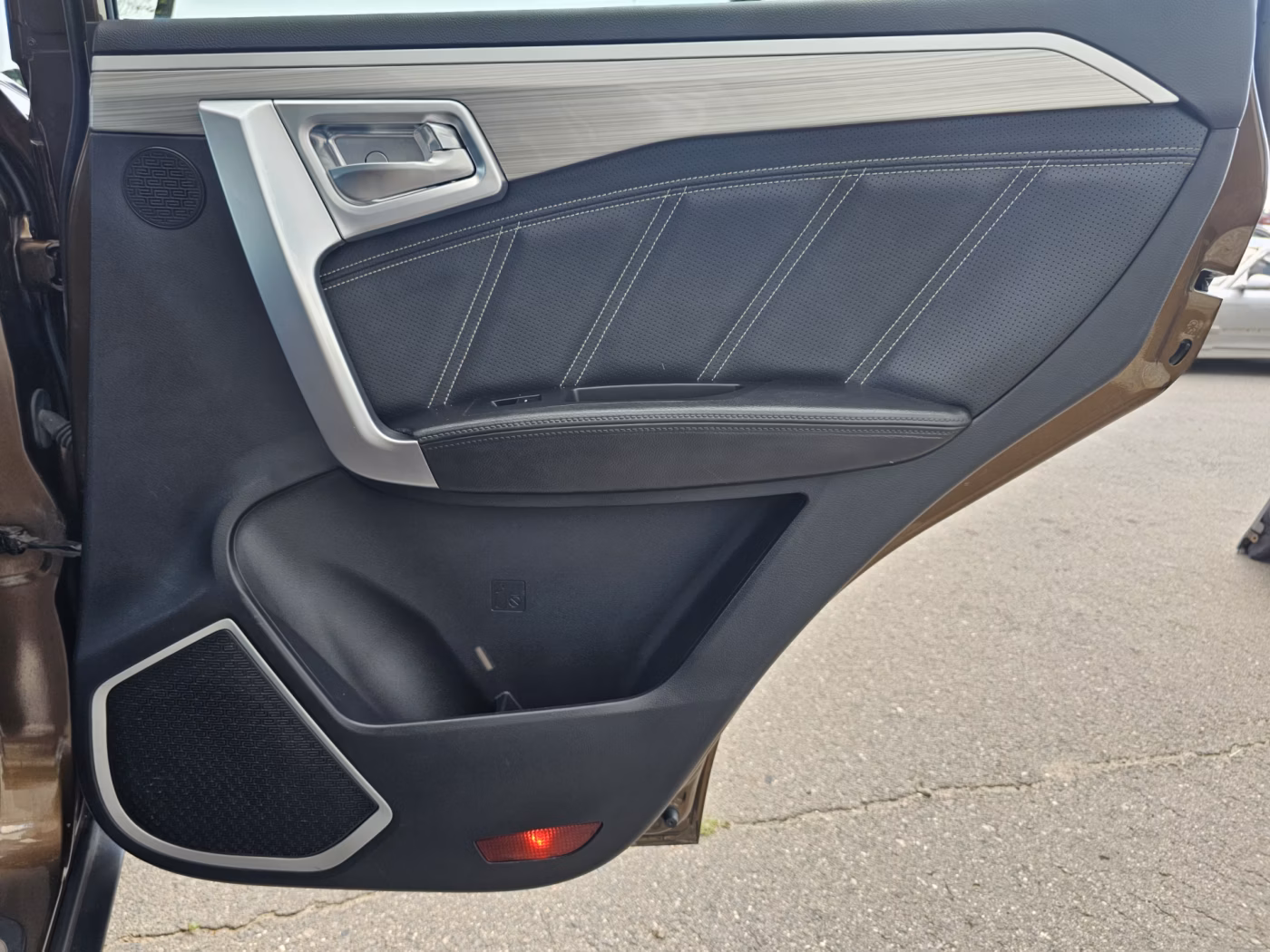 Geely Emgrand X7 фото 16