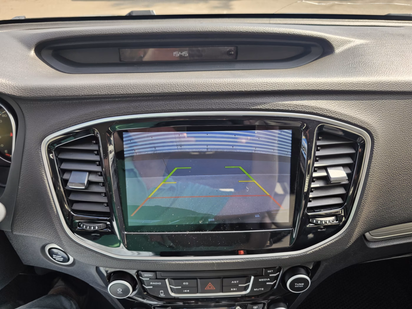 Geely Emgrand X7 фото 25
