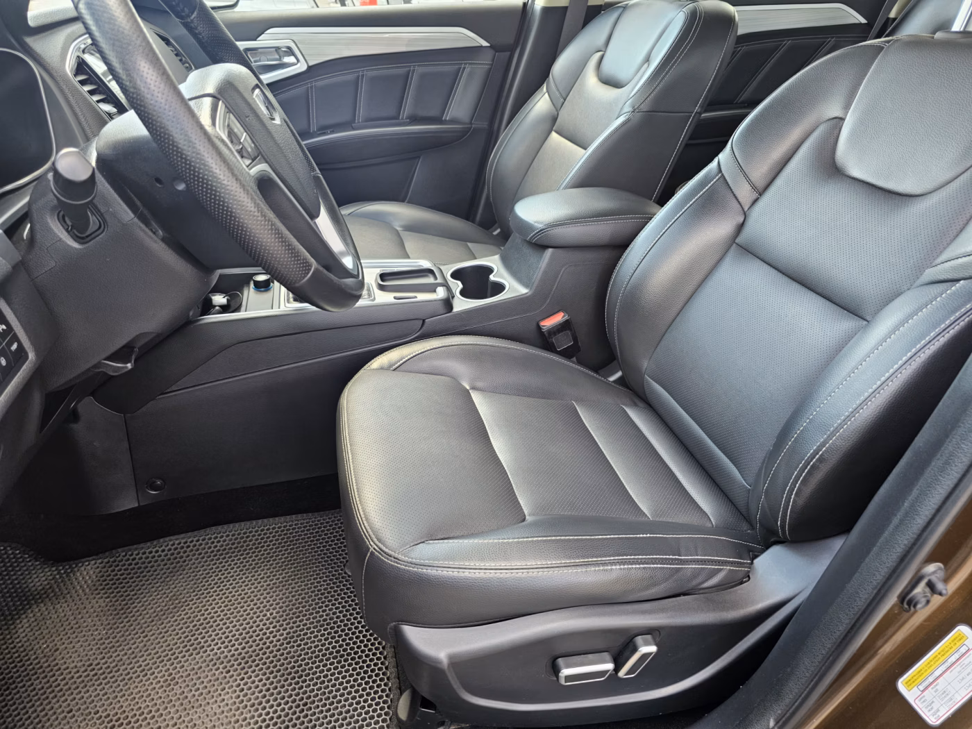 Geely Emgrand X7 фото 11