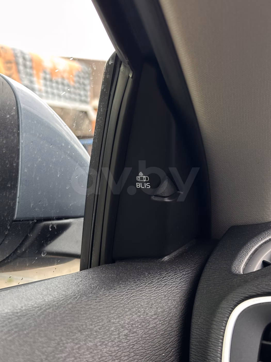 Volvo V40 фото 24