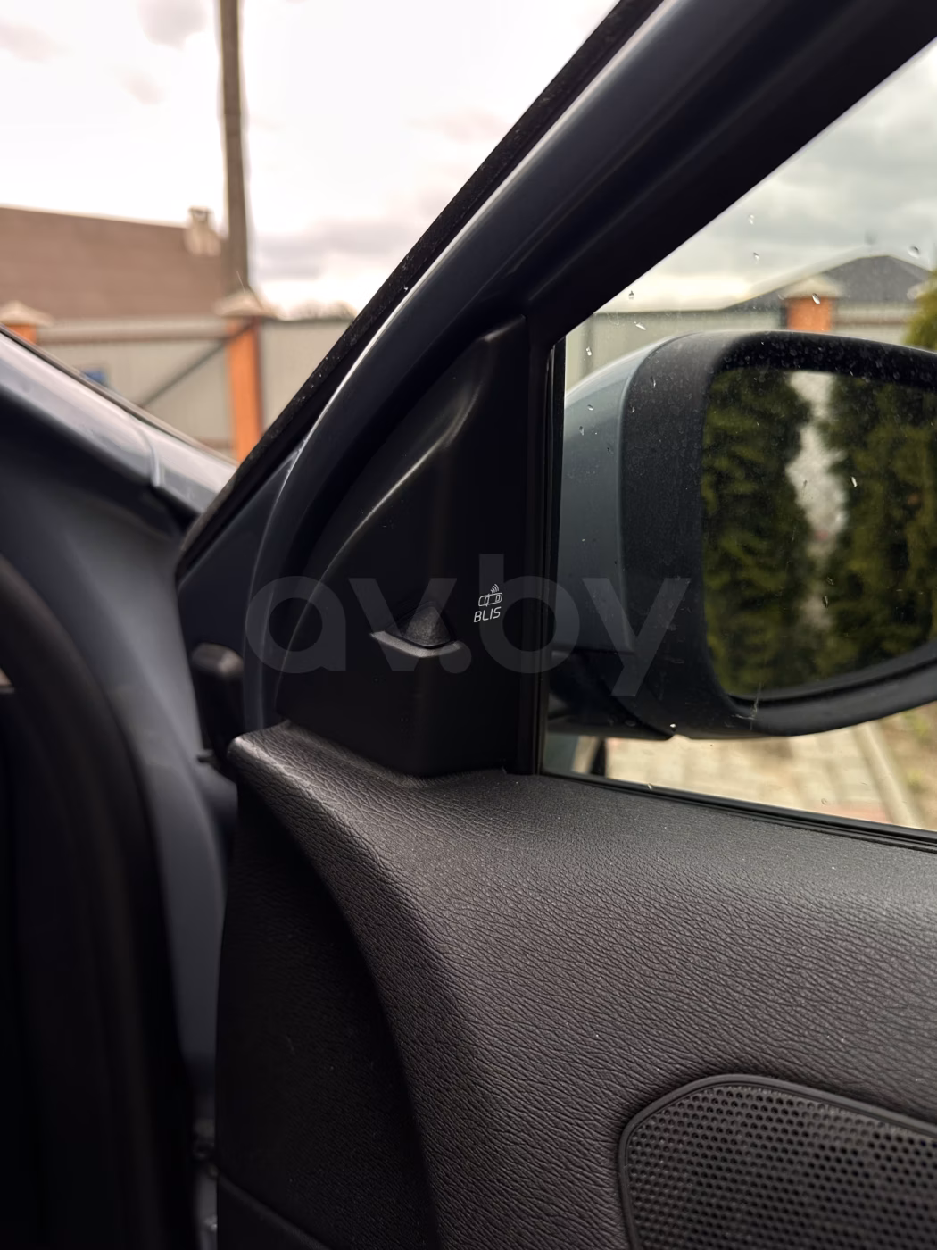 Volvo V40 фото 22