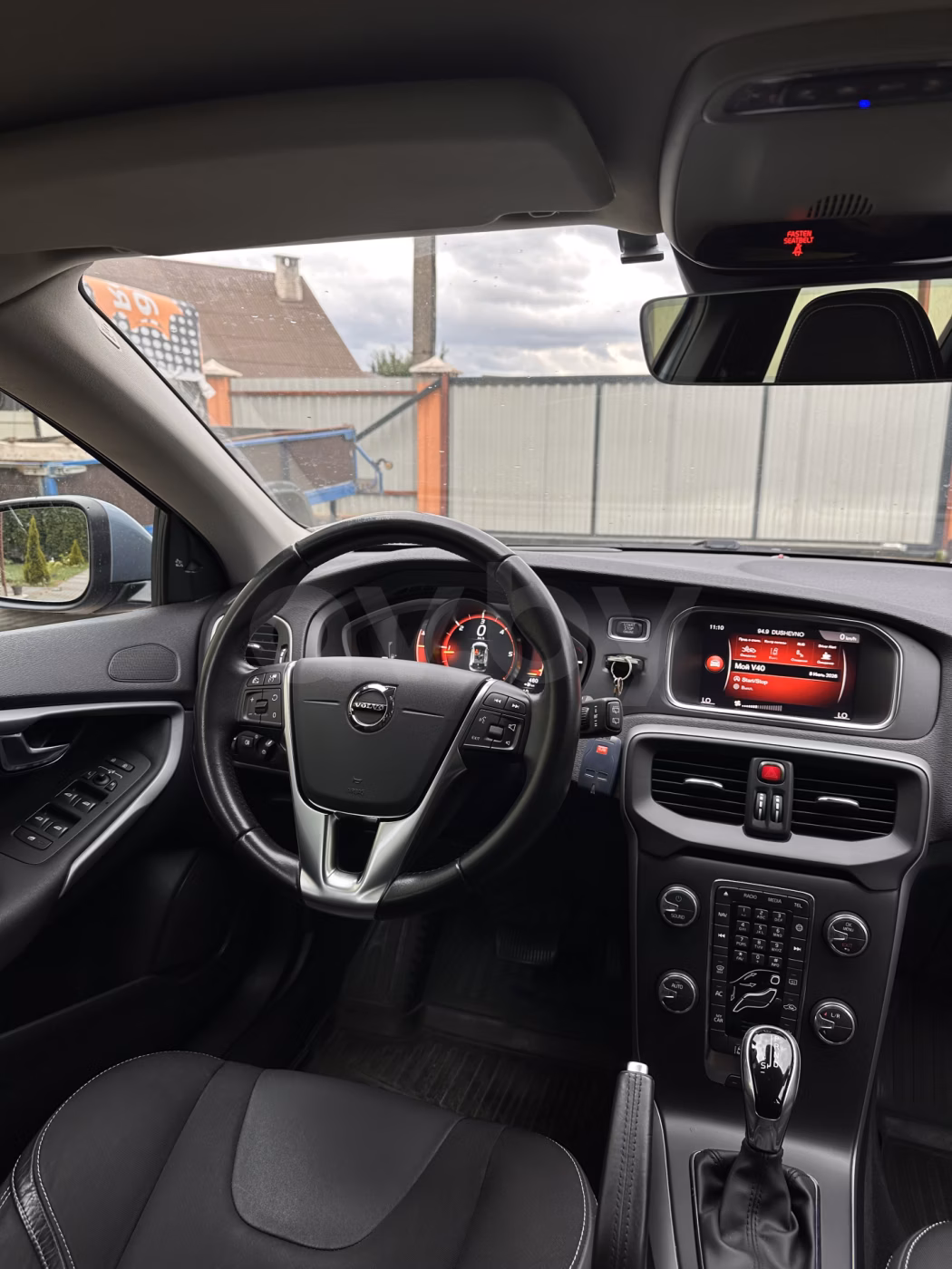 Volvo V40 фото 11