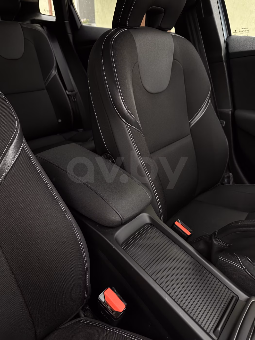Volvo V40 фото 21