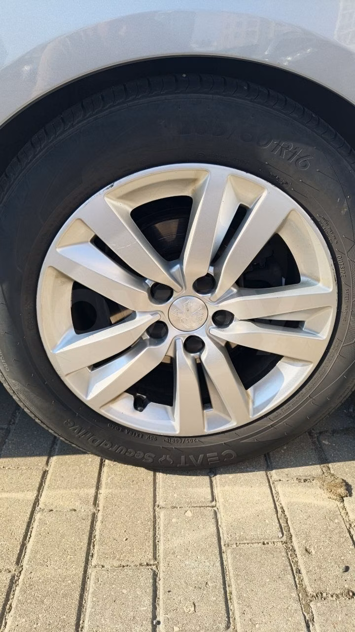 Peugeot 308 фото 11