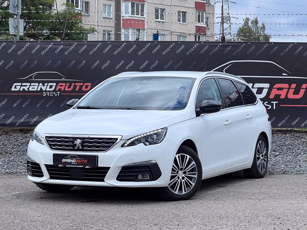 Peugeot 308 фото 2