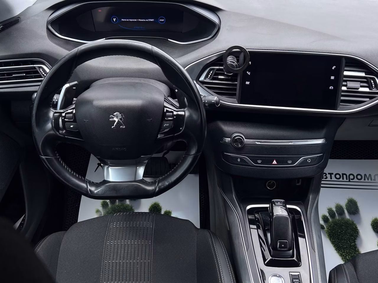 Peugeot 308 фото 12